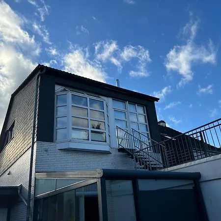 150qm Haus Fuer 6 Mit Parkplatz & Terrasse Prázdninový dům
