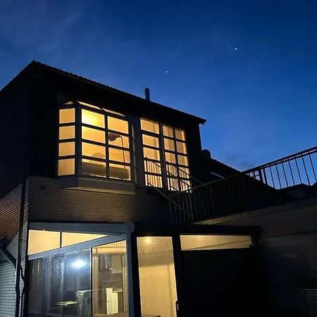 150qm Haus Fuer 6 Mit Parkplatz & Terrasse Prázdninový dům *