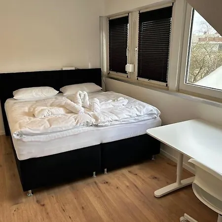 Holiday home Mit Privatparkplatz, Terrasse Und Stadtnaehe Bremen