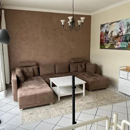 150qm Haus Fuer 6 Mit Parkplatz & Terrasse Bremen