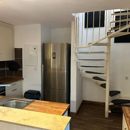 Mit Privatparkplatz, Terrasse Und Stadtnaehe Bremen
