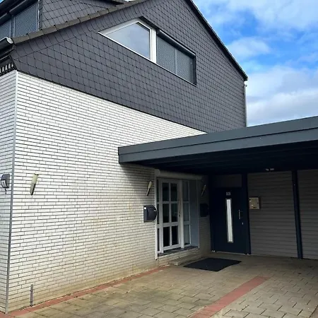 Mit Privatparkplatz, Terrasse Und Stadtnaehe Holiday home *