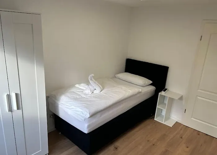 Prázdninový dům Mit Privatparkplatz, Terrasse Und Stadtnaehe