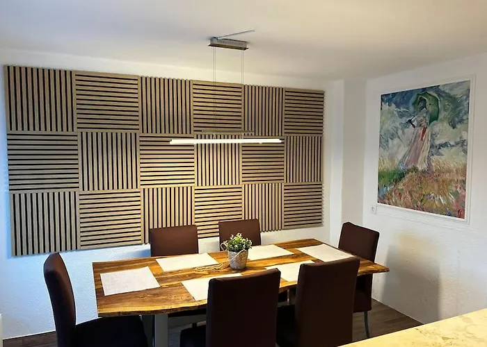 Semesterbostad Mit Privatparkplatz, Terrasse Und Stadtnaehe *