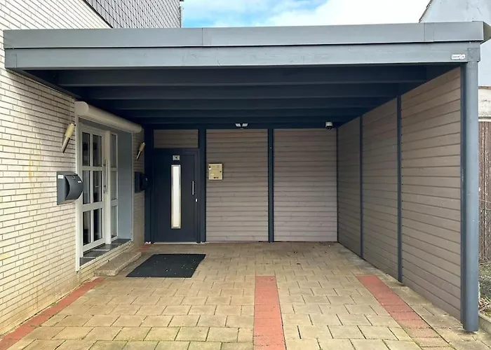 Mit Privatparkplatz, Terrasse Und Stadtnaehe *